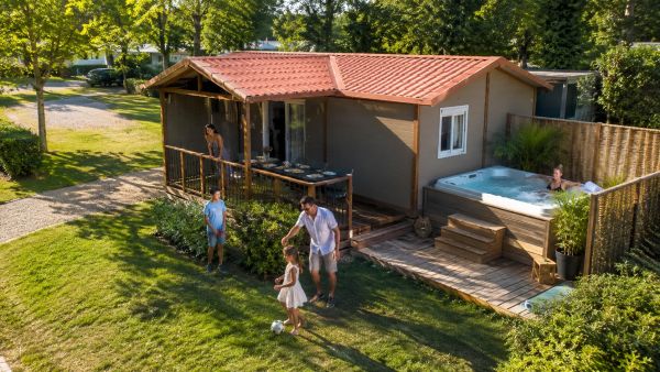 Quel hébergement en camping choisir pour vos vacances en Vendée ?